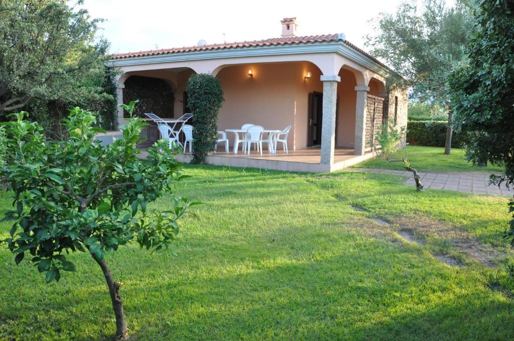 Case Vacanza Fenicotteri San Teodoro  Exterior photo