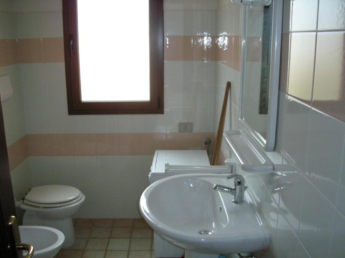 Case Vacanza Fenicotteri San Teodoro  Exterior photo
